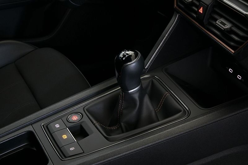 Cupra Formentor 1.5TSI 110kW LED Kamera ZÁRUKA - fotka 22 z 41