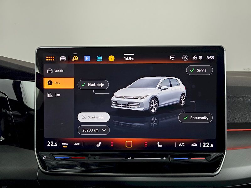Volkswagen Golf (2024) 1,5 TSI 85kW LIFE - fotka 15 z 27