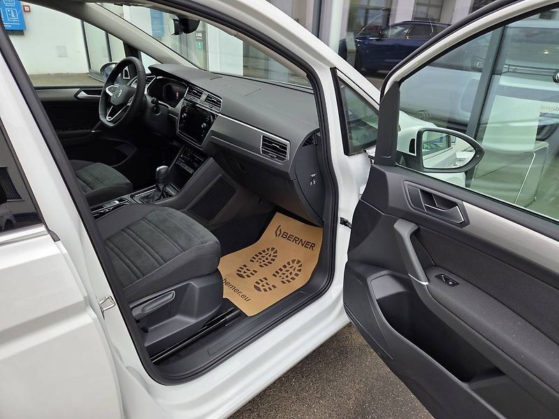 Volkswagen Touran (2026) 1.5 TSI DSG 7míst - fotka 45 z 48