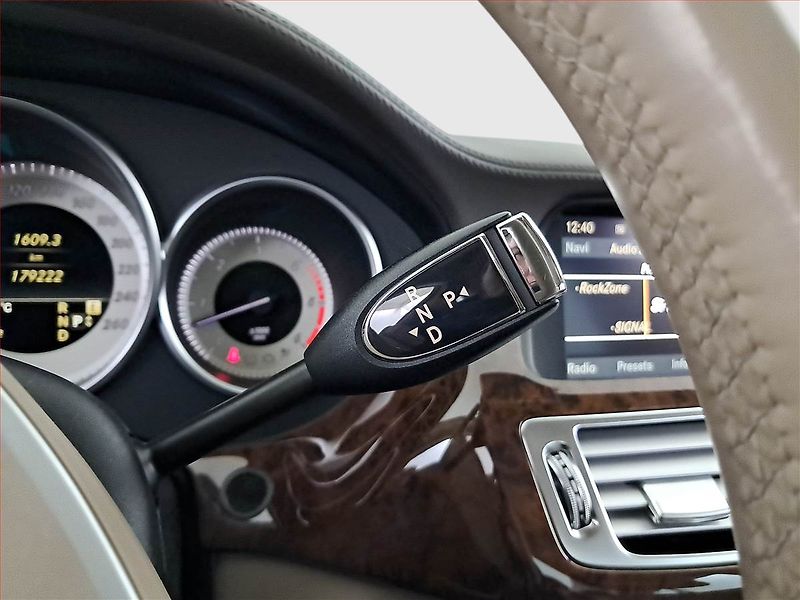 Mercedes-Benz CLS (2011) 350 CDI, Automat, Kůže, Navi - fotka 18 z 21
