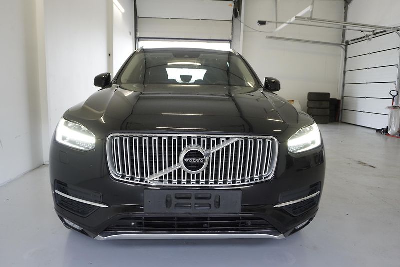 Volvo XC90 D5 AWD AUT. INSCRIPTION - fotka 2 z 34