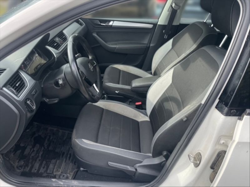 Škoda Rapid 1,0 TSI 81 Ambition - fotka 7 z 11