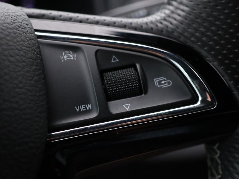 Škoda Karoq 2,0 TSI 140kW DSG Sportline - fotka 21 z 36
