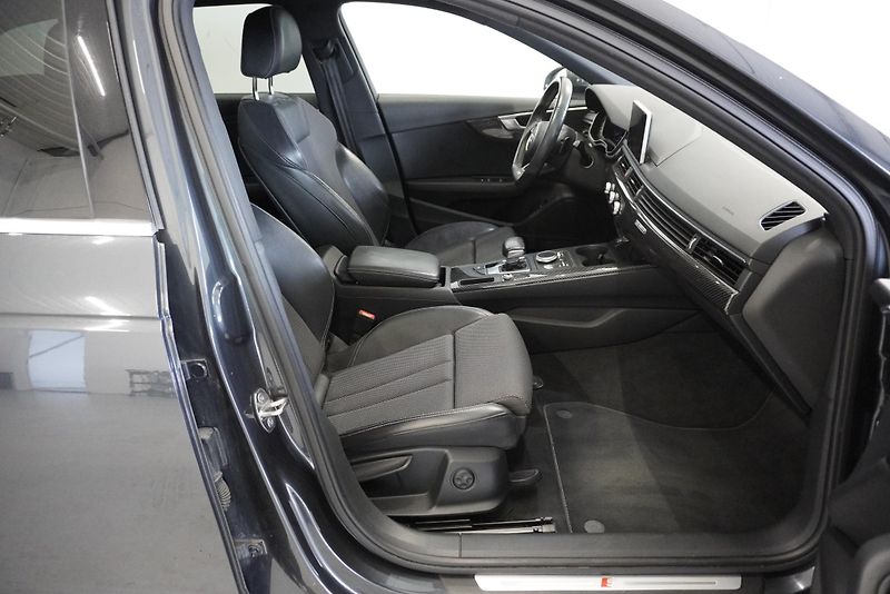 Audi A4 (2016) 2.0 TDI 140kW QUATTRO S TRONIC - fotka 16 z 37