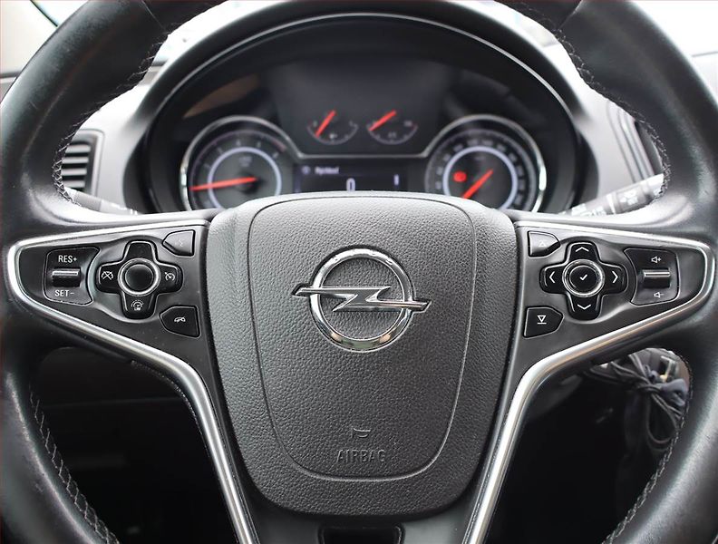 Opel Insignia (2017) 1.6 CDTI, Serv.kniha, Navi - fotka 15 z 16