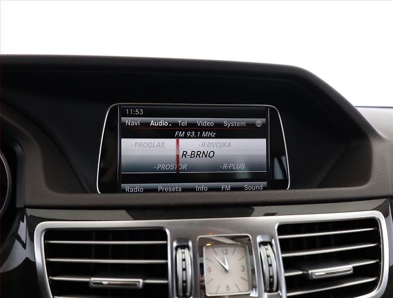 Mercedes-Benz Třídy E (2013) E 350 BlueTEC 4MATIC, 4X4 - fotka 11 z 19