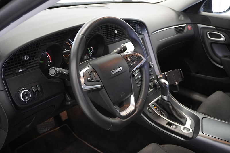Saab 9-5 1.9 TID4 140kW - fotka 12 z 27