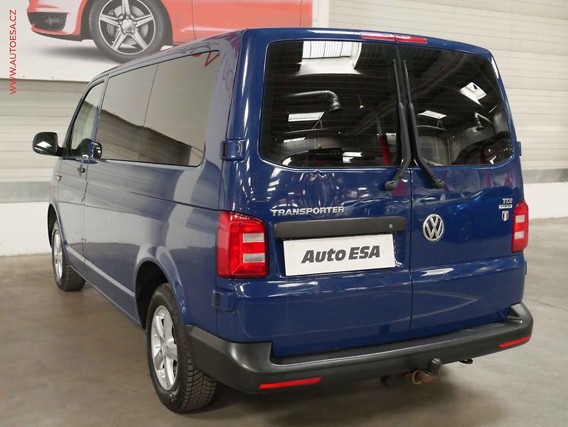 Volkswagen Transporter (2016) 2.0TDi 9míst, ČR, 110kW, AC - fotka 4 z 19