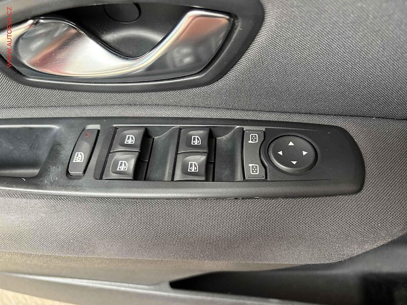 Renault Fluence (2011) 1.6i, ČR, AC, STK4/28 - fotka 12 z 15