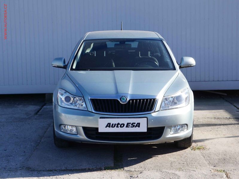 Škoda Octavia (2010) 1.6 LPG, AC, TZ, park.čidla - fotka 2 z 14