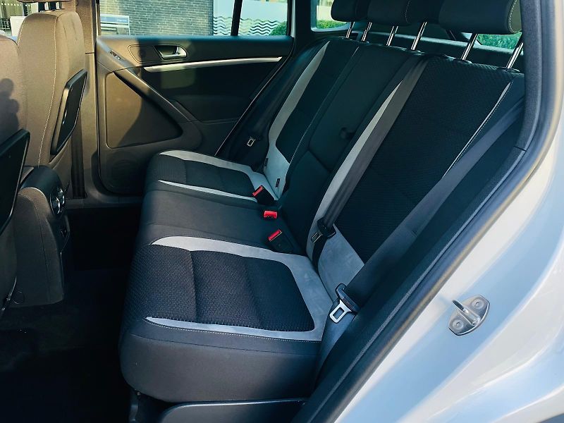 Volkswagen Tiguan 1.4TSI 4x4 MAN SERVISKA TAŽNÉ - fotka 35 z 52