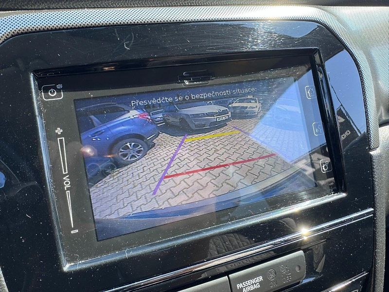Suzuki Vitara (2019) 4X4 103 KW BOOS. TAŽNÉ 1.MAJ - fotka 46 z 50