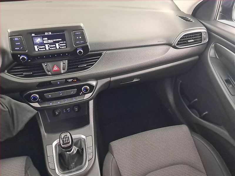 Hyundai i30 (2018) 1.0 T-GDI, Serv.kniha - fotka 8 z 16
