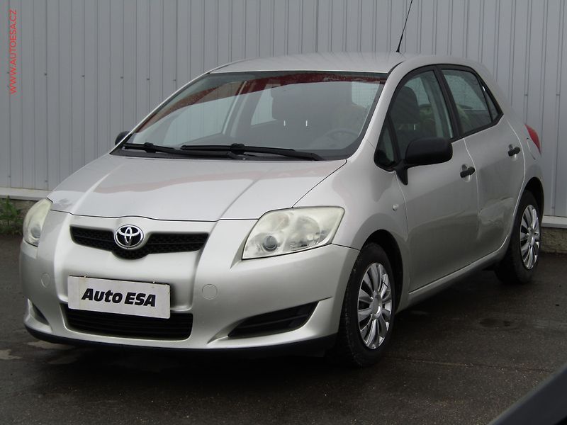 Toyota Auris (2010) 1.3 VVT-i, ČR, AC, výhřev - fotka 3 z 16