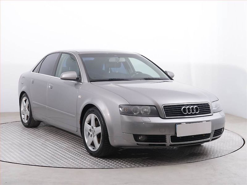 Audi A4 (2004) 2.0, Serv.kniha, po STK, Tažné - fotografie inzerátu