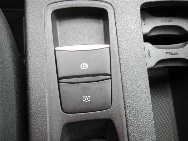 Ford Focus 1,0 i, Vyhř.sed,vol,okn, Navi, - fotka 22 z 29