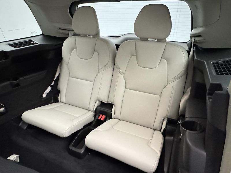 Volvo XC90 (2026) B5 AWD AUT BRIGHT PLUS 7míst - fotka 24 z 32