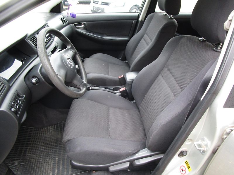 Toyota Corolla 1,4D-66KW-NOVÁ STK - fotka 8 z 12
