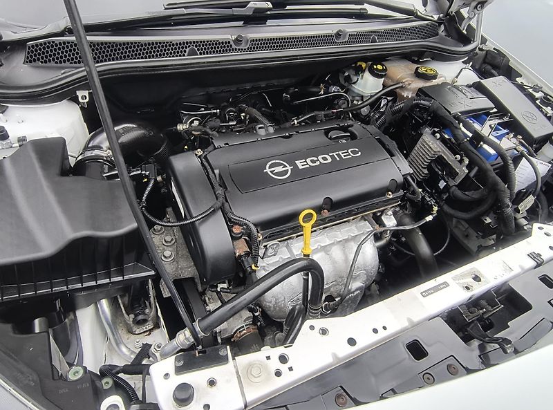 Opel Astra (2016) 1.6 88KW/AC/PDC/TEMPOMAT/DO/PC - fotka 43 z 51