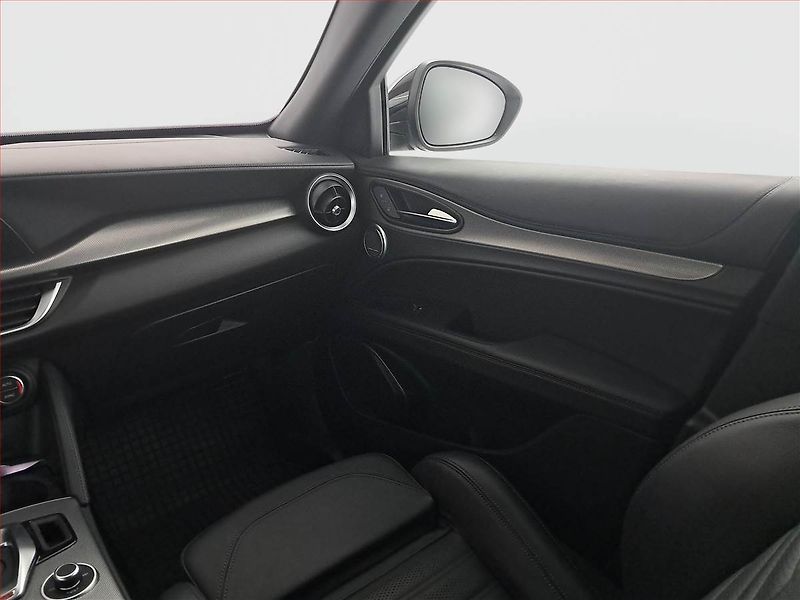 Alfa Romeo Stelvio (2024) Veloce 2.2 Diesel - fotka 8 z 21