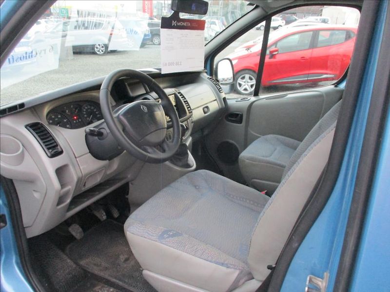 Renault Trafic 2,5 DCi, 8 míst, klima, tažné, - fotka 13 z 29