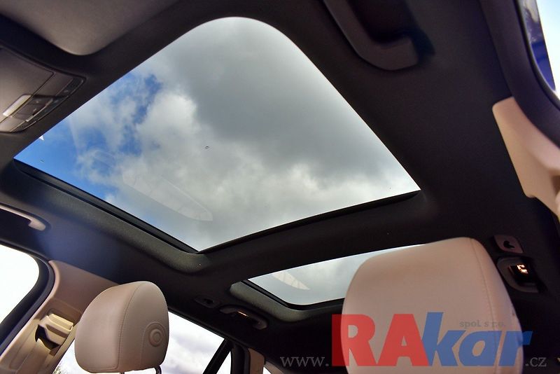 Mercedes-Benz GLC 250d 4Matic, 360°/PANO/AMG - fotka 28 z 34