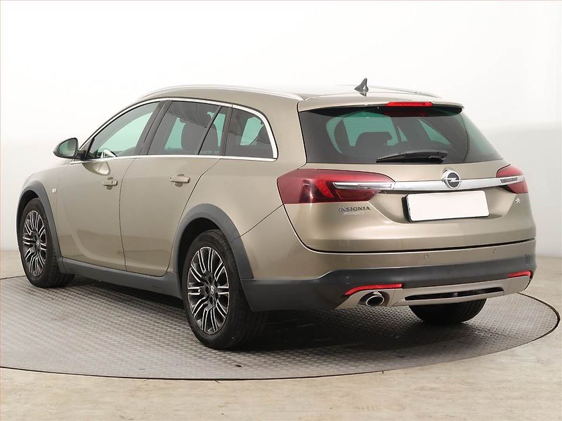 Opel Insignia (2014) 2.0 CDTI, 4X4, Automat, Navi - fotka 4 z 16