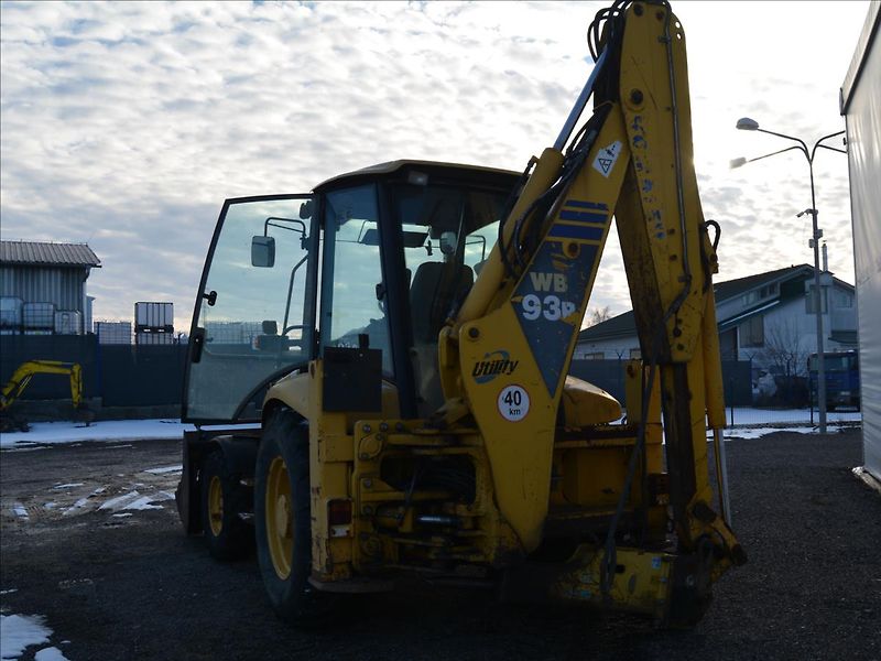 Komatsu WB 93R - fotka 5 z 14