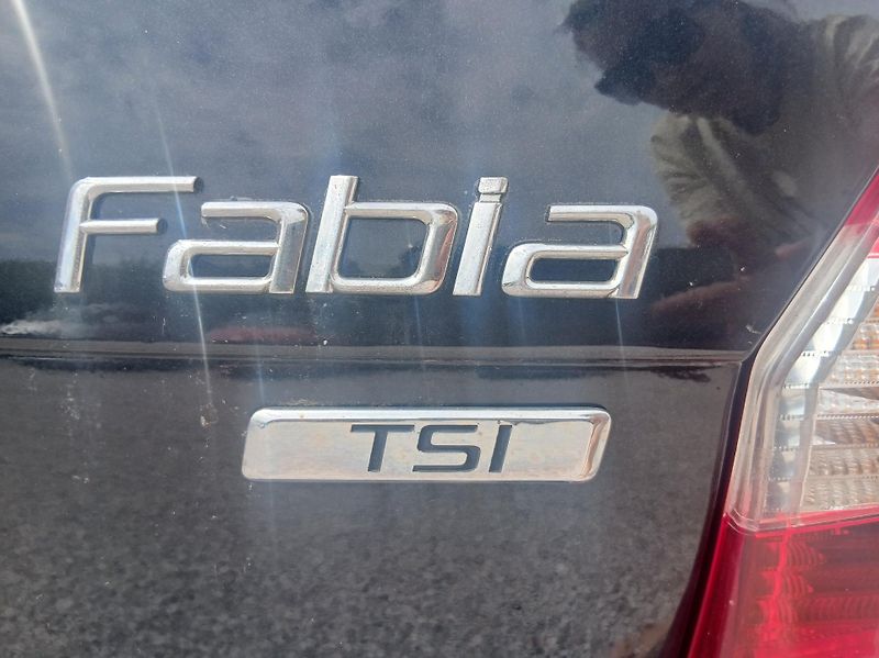 Škoda Fabia 1.2 TSi MONTE CARLO - fotka 33 z 33