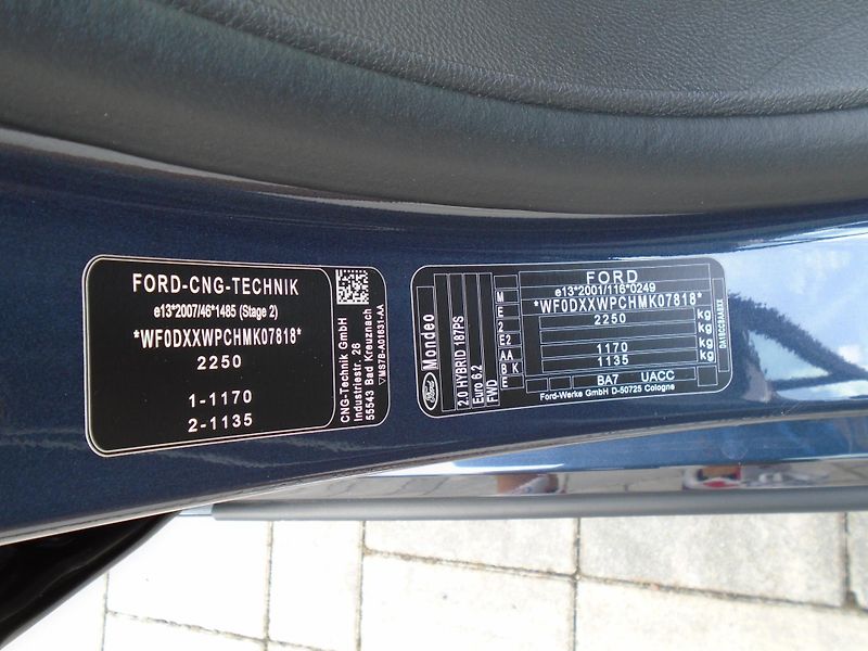 Ford Mondeo 2.0HYBRID 187PS VIGNALE ecvT - fotka 31 z 41