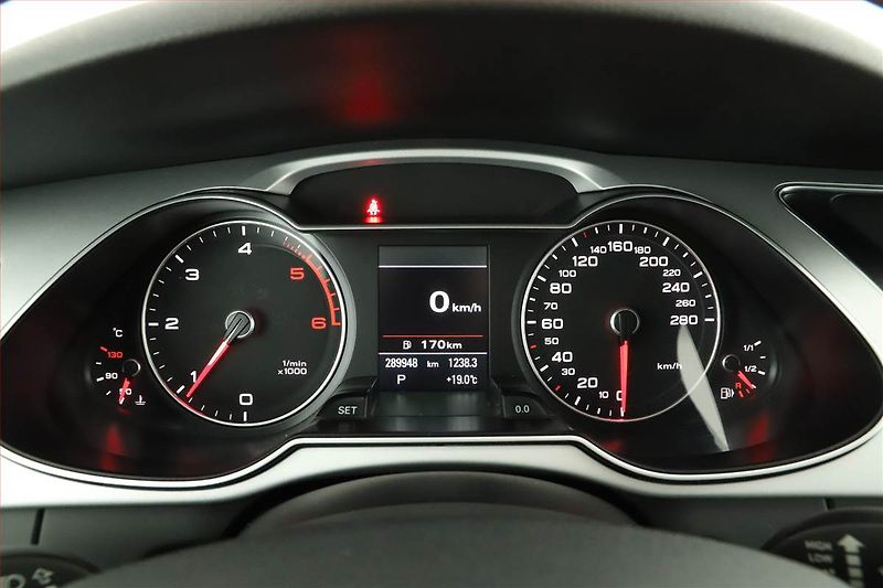 Audi A4 (2015) 2.0 TDI, Automat, Navi, Xenony - fotka 9 z 15