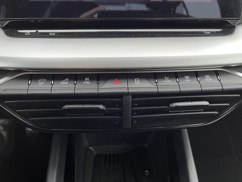 Škoda Octavia FL 1.5TSI 110kW SELECTION - fotka 18 z 24