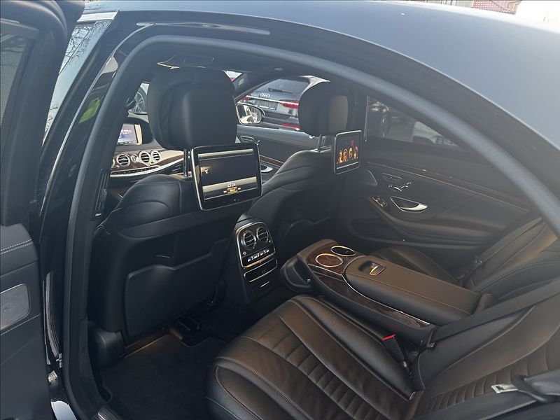 Mercedes-Benz Třídy S 500 L 4Matic AMG - fotka 15 z 28