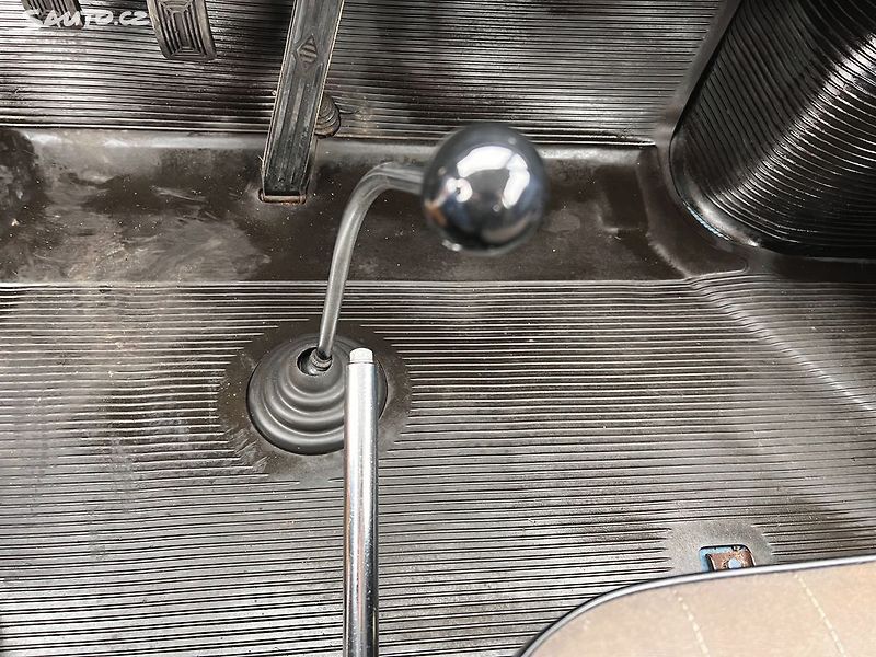 Renault Ostatní R8 koupeno v ČR - fotka 16 z 20