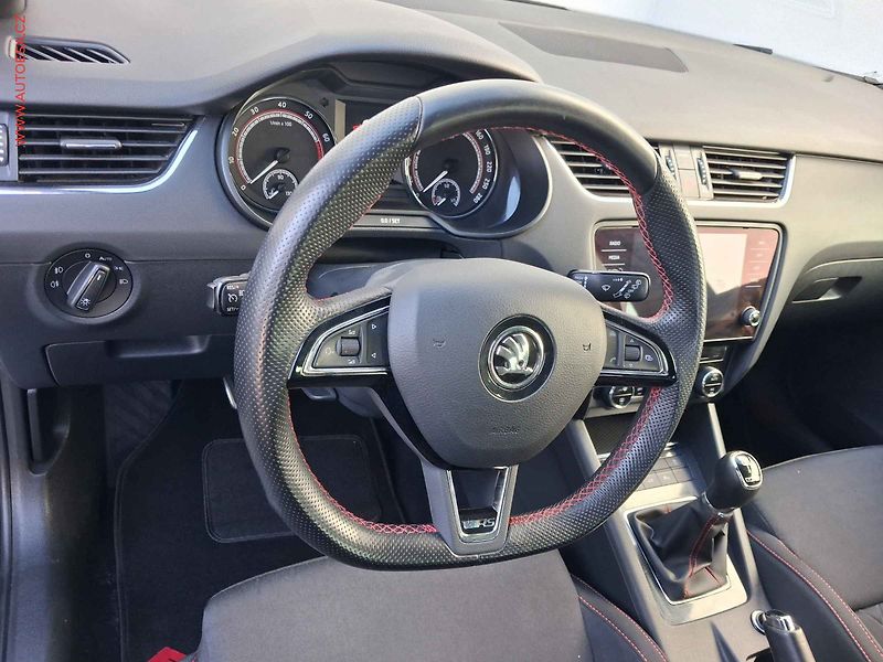 Škoda Octavia (2018) 2.0 TSi, RS, LED, navi - fotka 12 z 19