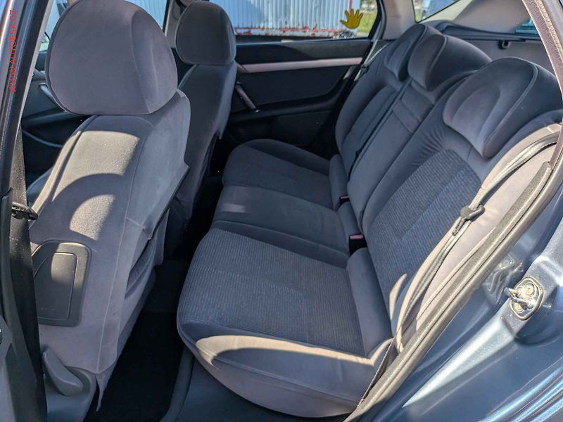 Peugeot 407 (2006) 1.6HDi, Panorama, AC - fotka 11 z 14