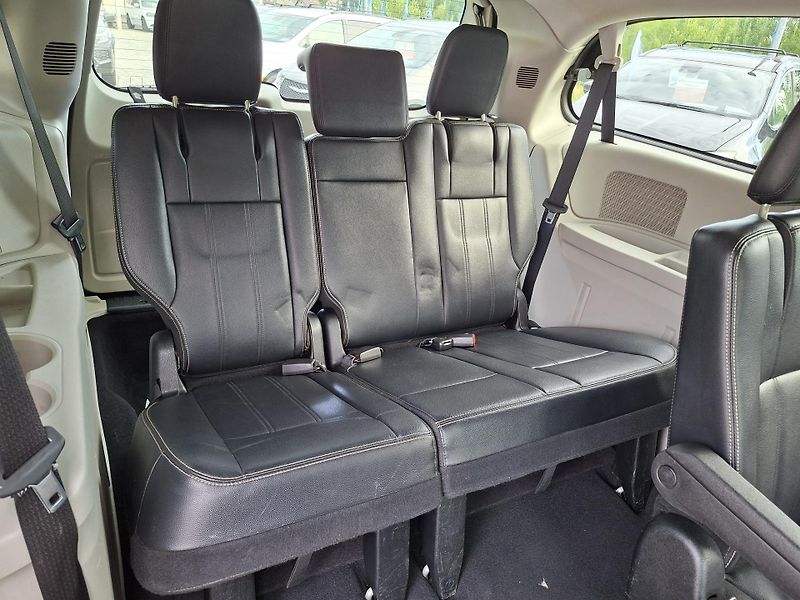 Chrysler Town & Country (2014) 3,6L 7míst, LPG, tažné, 2xkola - fotka 14 z 35