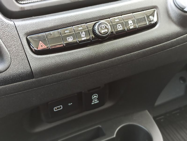 Toyota Proace Max 2.2D 132kW L4H3 NOVÉ  - fotka 17 z 26