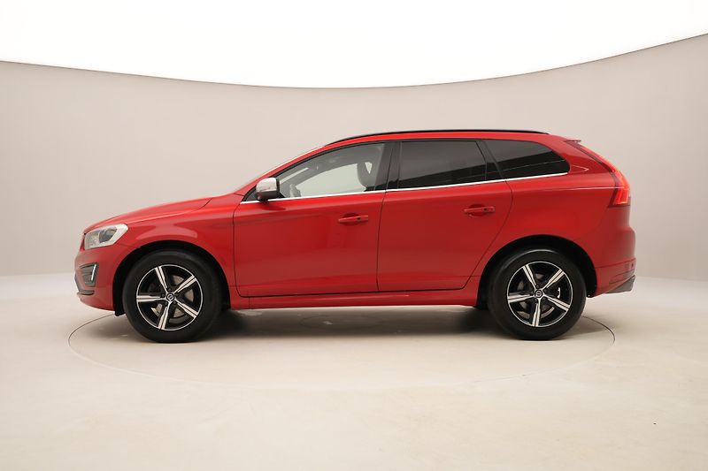 Volvo XC60 D5 AWD R-DESIGN AUT REZERVACE - fotka 9 z 52