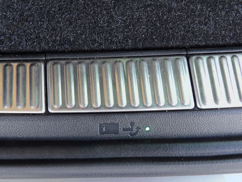 Škoda Superb 2.0TDI Style Serviska Tažné We - fotka 31 z 39