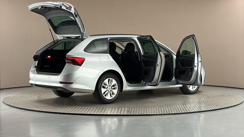 Škoda Octavia 2.0 TDI Ambition Combi - fotka 6 z 24