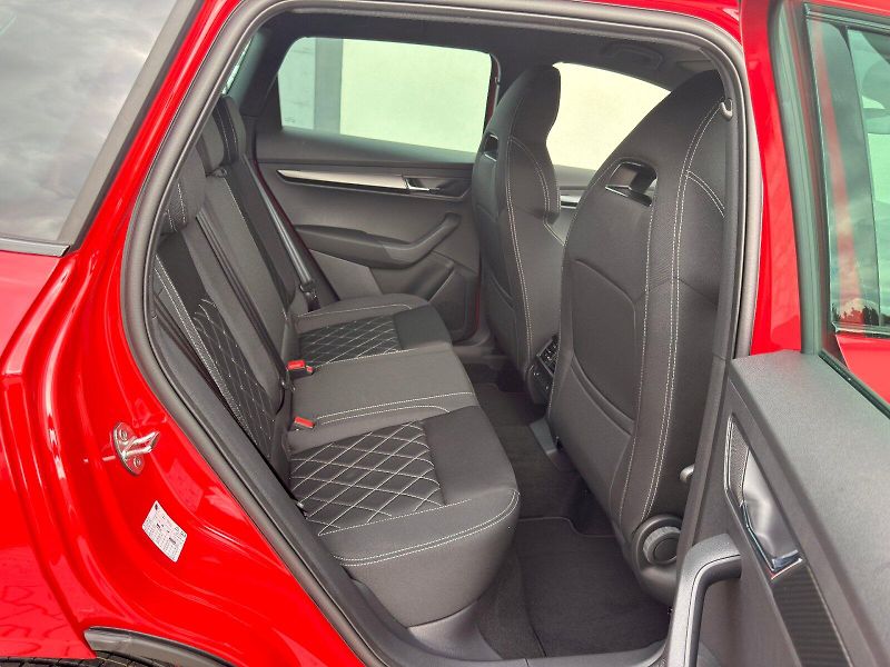 Škoda Karoq (2025) SPORTLINE TSI 1.5/110KW 7AP - fotka 18 z 42