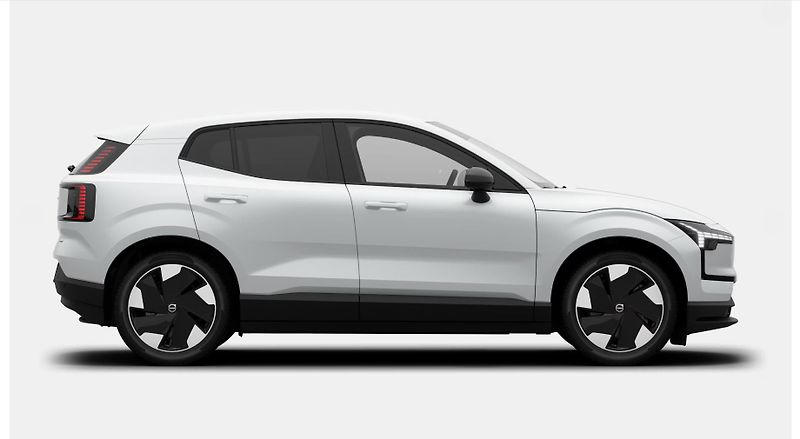Volvo EX30 (2026) P8 AWD electric PLUS - fotka 6 z 10