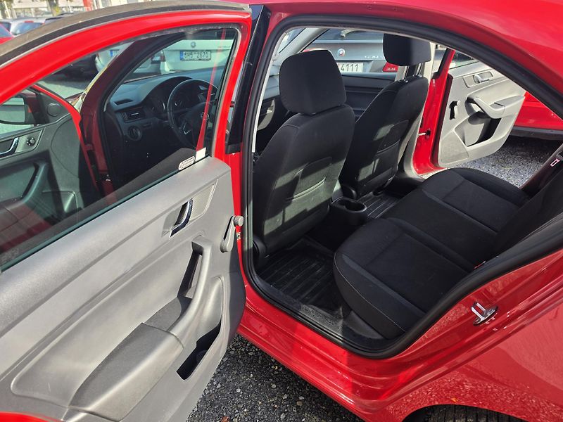Škoda Rapid 1.2 TSI 6ti rychlostní  - fotka 13 z 17