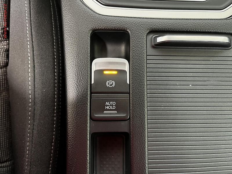 Volkswagen Passat (2016) 1.6 TDi, DSG, Navi, AC - fotka 17 z 18