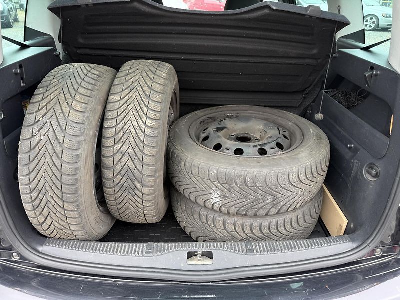 Škoda Roomster 1.2TSi 63kW - fotka 16 z 16