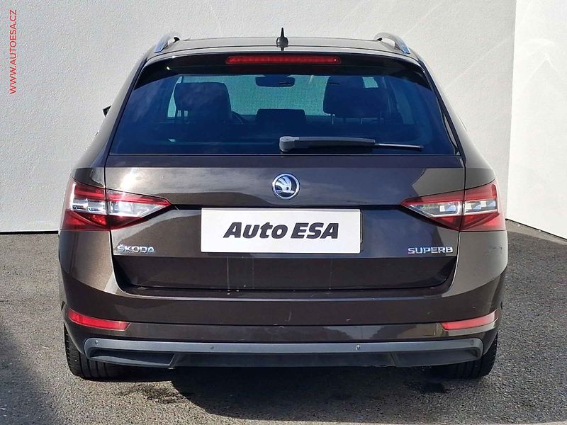 Škoda Superb (2016) 2.0 TDI, 2.maj, Style, DSG - fotka 5 z 16