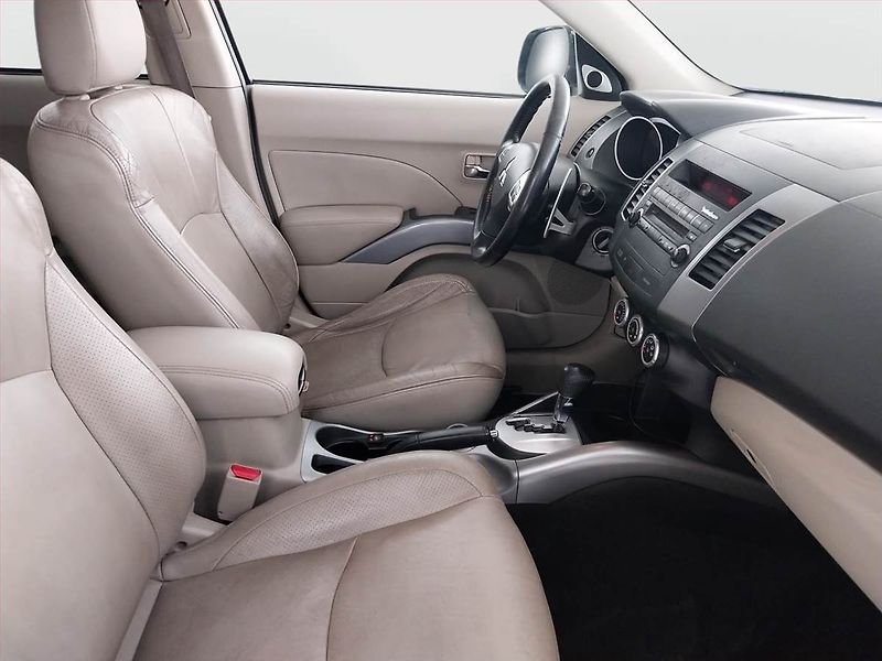 Mitsubishi Outlander (2009) 2.4 MIVEC, LPG, 4X4, Automat - fotka 9 z 21