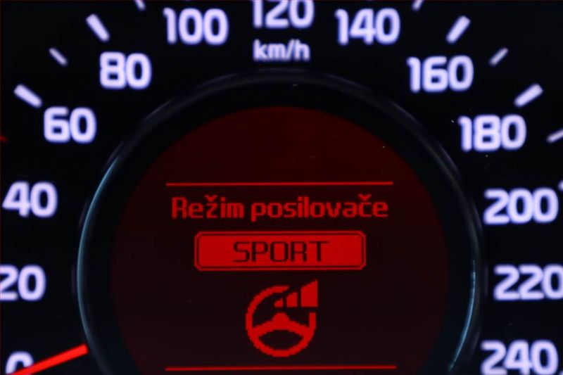 Kia Ceed (2014) 1.4 CVVT, Serv.kniha, Tempomat - fotka 17 z 24