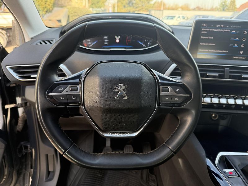 Peugeot 3008 1.2 THP 96 kW - fotka 9 z 19